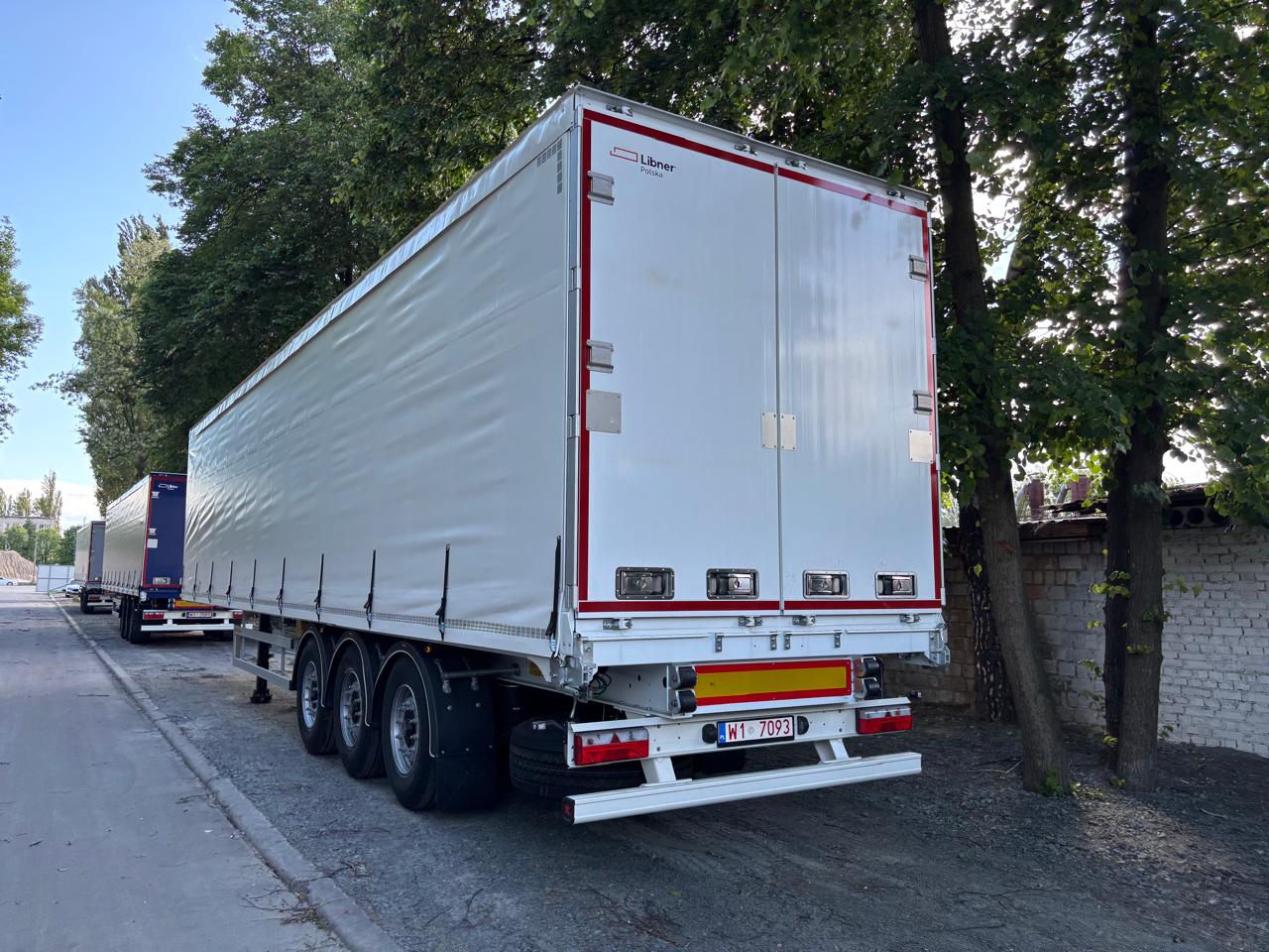 Тентований напівпричеп KAESSBOHRER із кузовом Libner, 00001815