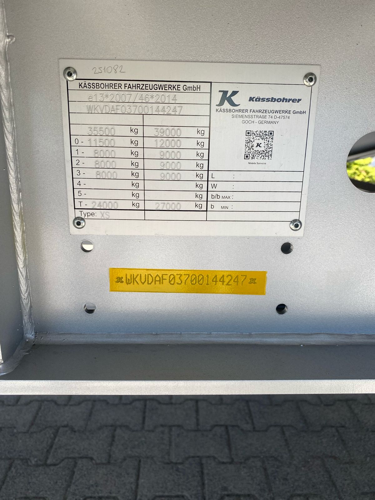 Тентований напівпричеп KAESSBOHRER із кузовом Libner, 00001820